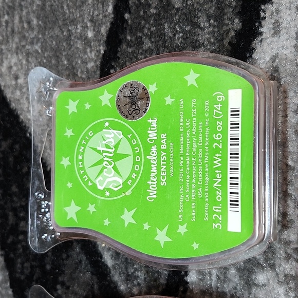 SCENTSY SCENT OF THE MONTH BERRIES JUBILEE & WATERMELON MINT WAX BARS BUNDLE - Picture 3 of 7